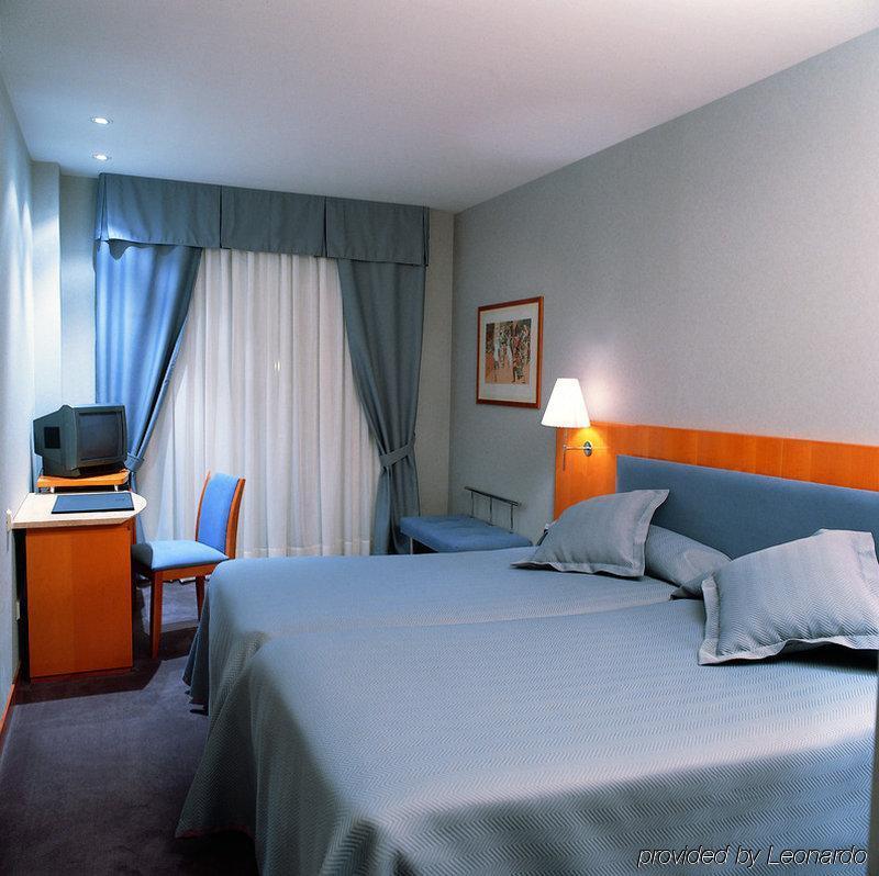 Hotel Ciudad De Valladolid Zimmer foto